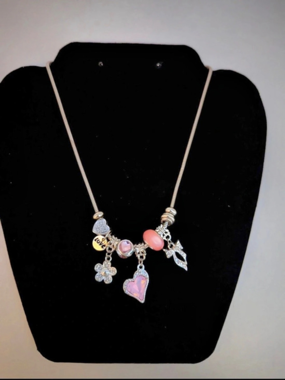 Charm Pendant Necklace in Silver & Pink Like New